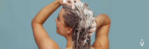 Shampoo sólido vs. shampoo líquido: ¿cuál es mejor?